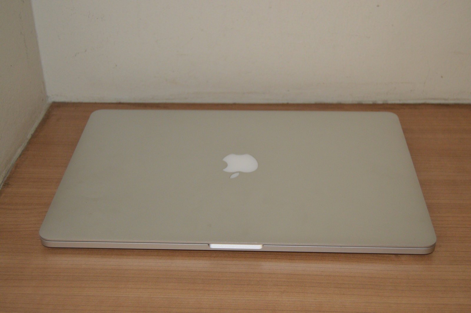 Apple MacBook Pro 15-inch Retina (Mid-2015) – A1398 | Core i7 | 16GB RAM | 256GB SSD 2 Apple MacBook Pro 15-inch Retina (Mid-2015) – A1398 | Core i7 | 16GB RAM | 256GB SSD - Image 2
